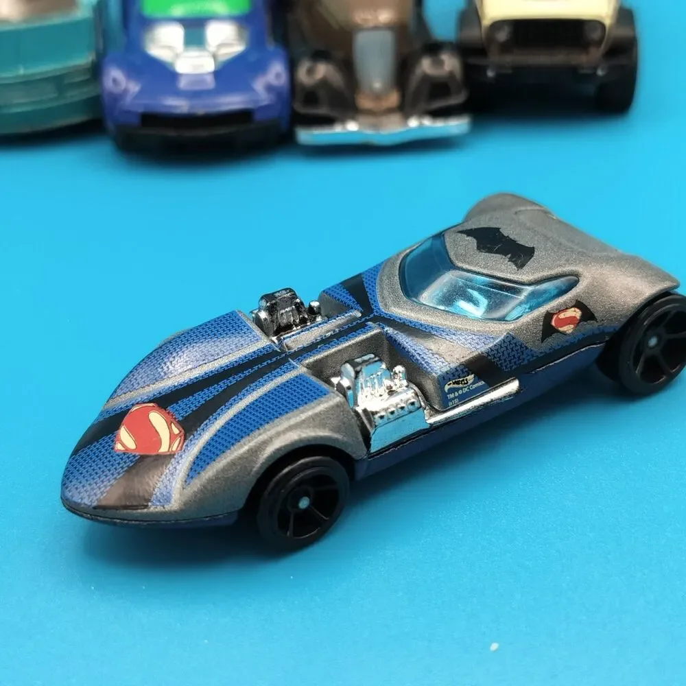 Diecast Car 1:64 Mix Lot of 5 Police Superman Batman Truck Jeep Rubicon